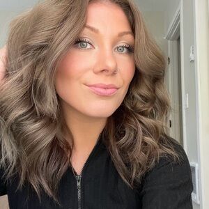 Meet your Posher, Sarah m.